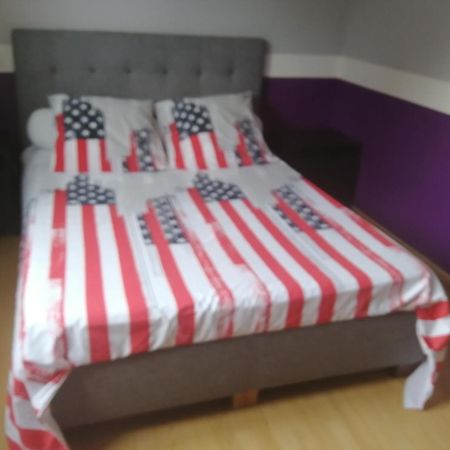 Chambres D'Hotes Chez Nanou La Puyfolaise - 1 Ou 2 Chambres Saint-Laurent-sur-Sèvre Eksteriør bilde